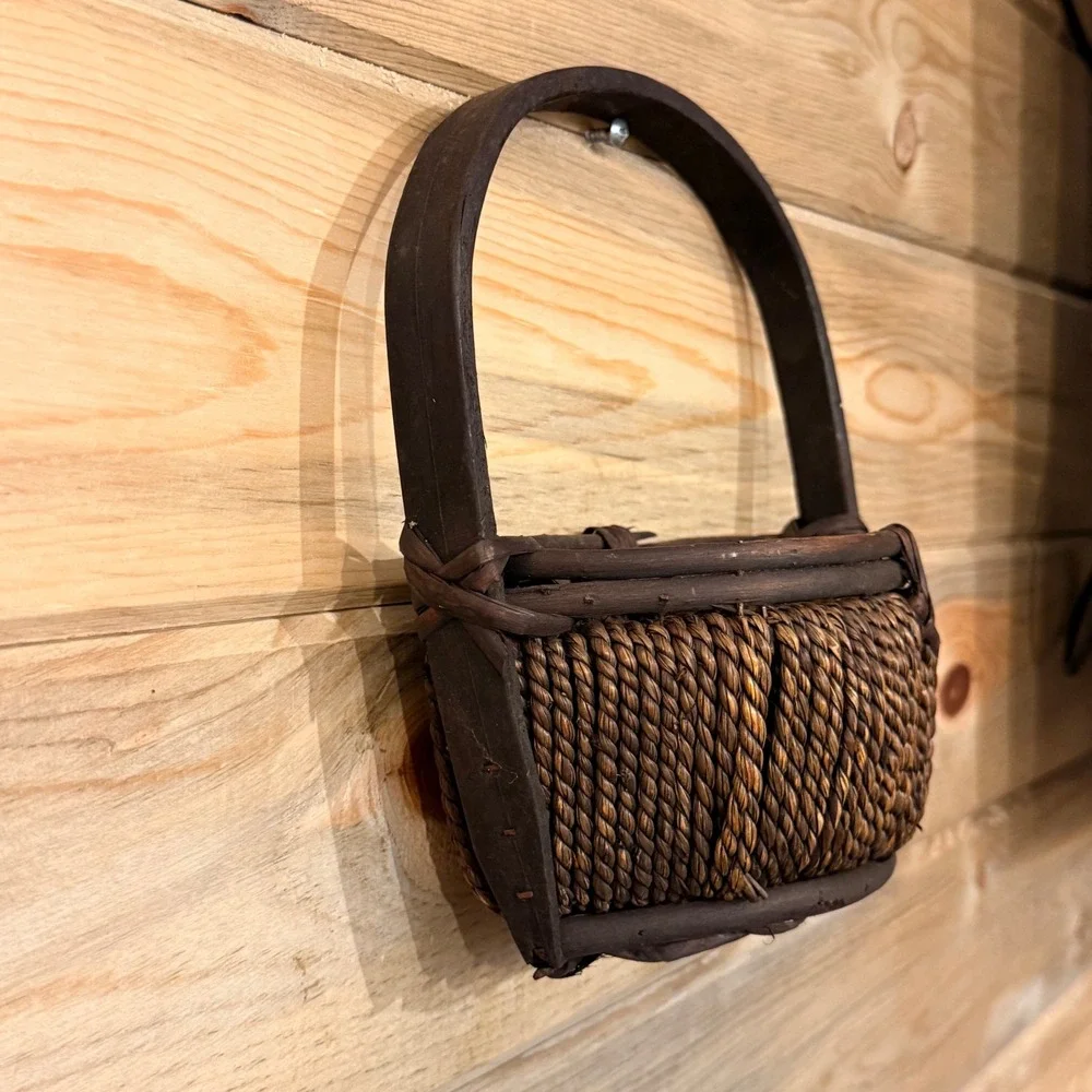 Rustic Woven Sea Grass Wall Hanging Basket Dark Wood Handle Farmhouse Decor 8in